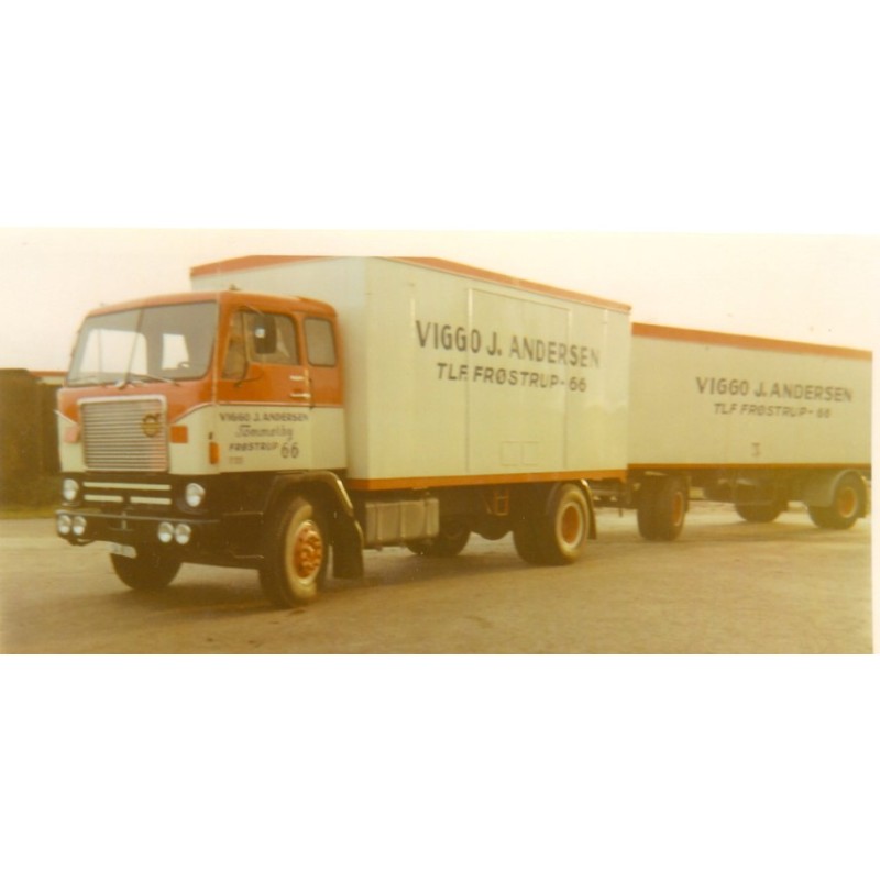 VOLVO F88 PORTEUR REMORQUE FOURGON