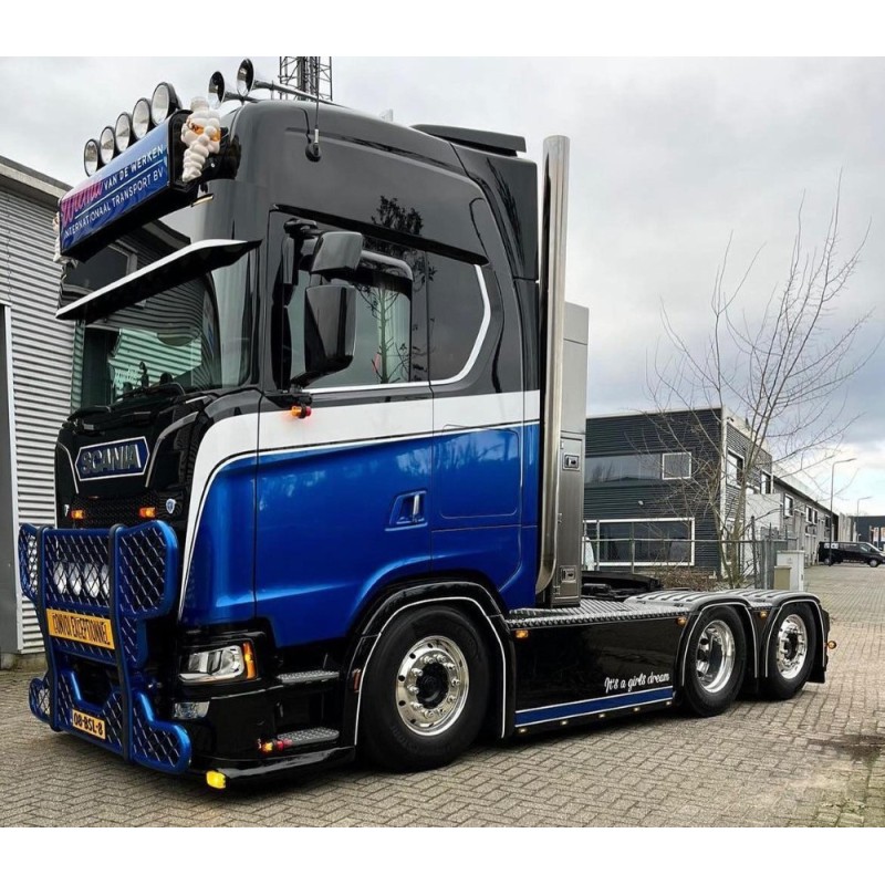 12月以降発売予定Scania NGR 6x2 highline met ISO tankcontainer