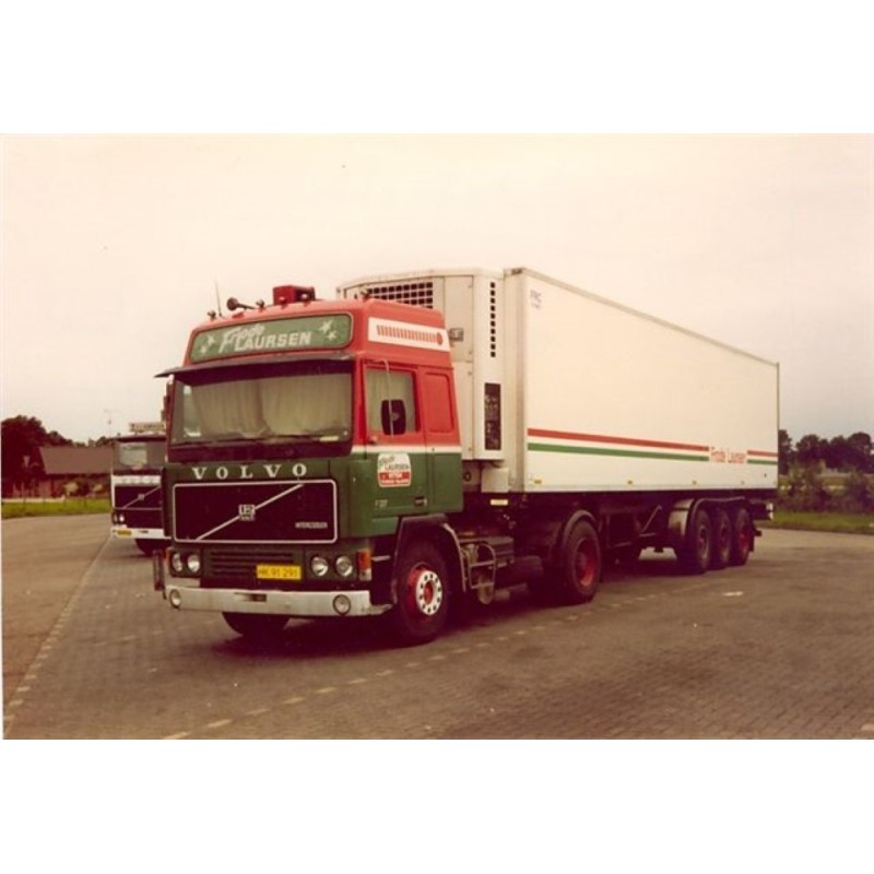 Volvo F12 Globetrotter AVEC REMORQUE FRIGORIFIQUE