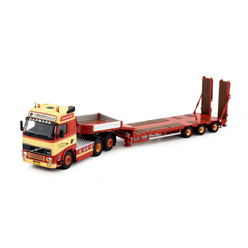 VOLVO FH 12 AVEC REMORQUE PORTE ENGINS