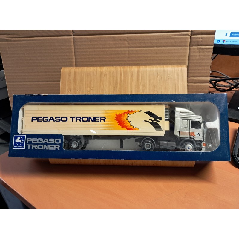 PEGASO TRONER AVEC REMORQUE FRIGORIFIQUE