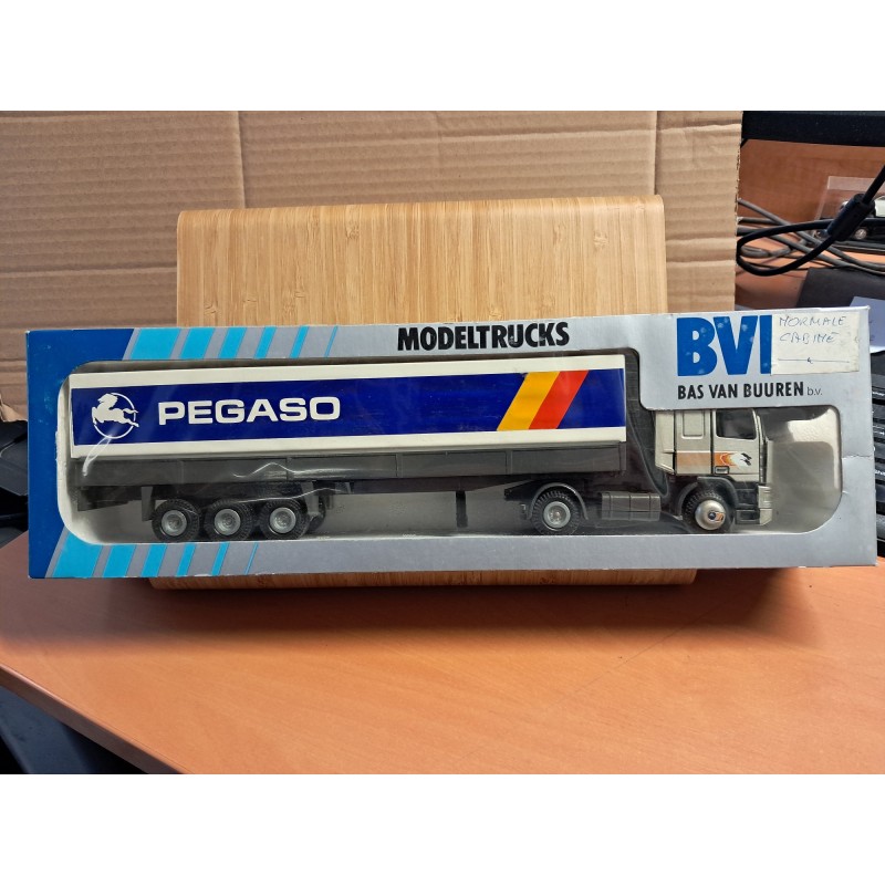 PEGASO AVEC REMORQUE BACHEE