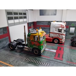 GARAGE POIDS LOURD AVEC ECLAIRAGE AU 1/50