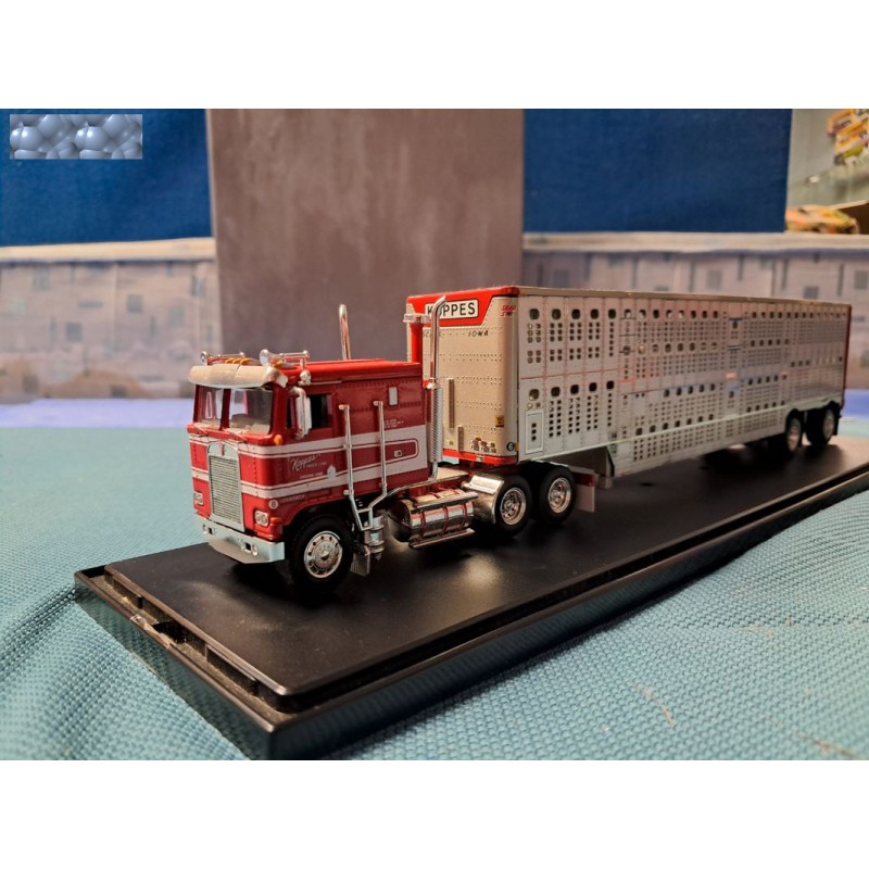 Kenworth  AVEC REMORQUE  BETAILLERRE