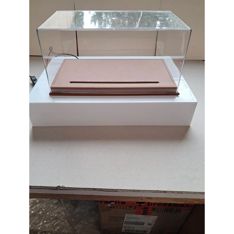 Boîte vitrine de luxe avec eclairage pour 2 tracteurs 1/50