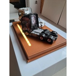 Boîte vitrine de luxe avec eclairage pour 2 tracteurs 1/50