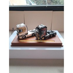 Boîte vitrine de luxe avec eclairage pour 2 tracteurs 1/50
