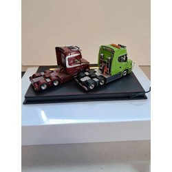 Boîte vitrine de luxe avec eclairage pour 2 tracteurs 1/50