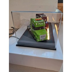 Boîte vitrine de luxe avec eclairage pour 2 tracteurs 1/50