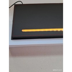 Boîte vitrine de luxe avec eclairage pour 2 tracteurs 1/50